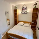 Montlosier Apartment *